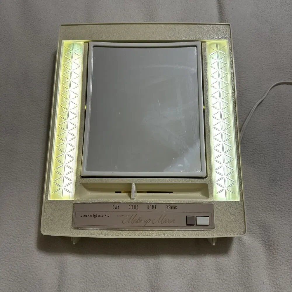 General Electric Lighted Makeup Mirror Vanity Day Office Home Vintage 70s Tested